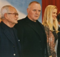 Dino de Laurentiis, Anthony Hopkins und Martha De Laurentiis bei der Premiere von Hannibal am Berlinale, 2001